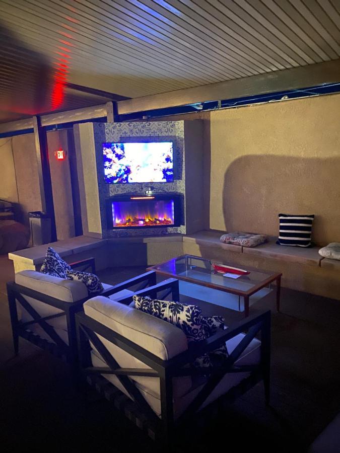 Hotel Mi Kasa Hot Springs 420,Adults Only, Clothing Optional à Desert Hot Springs Extérieur photo