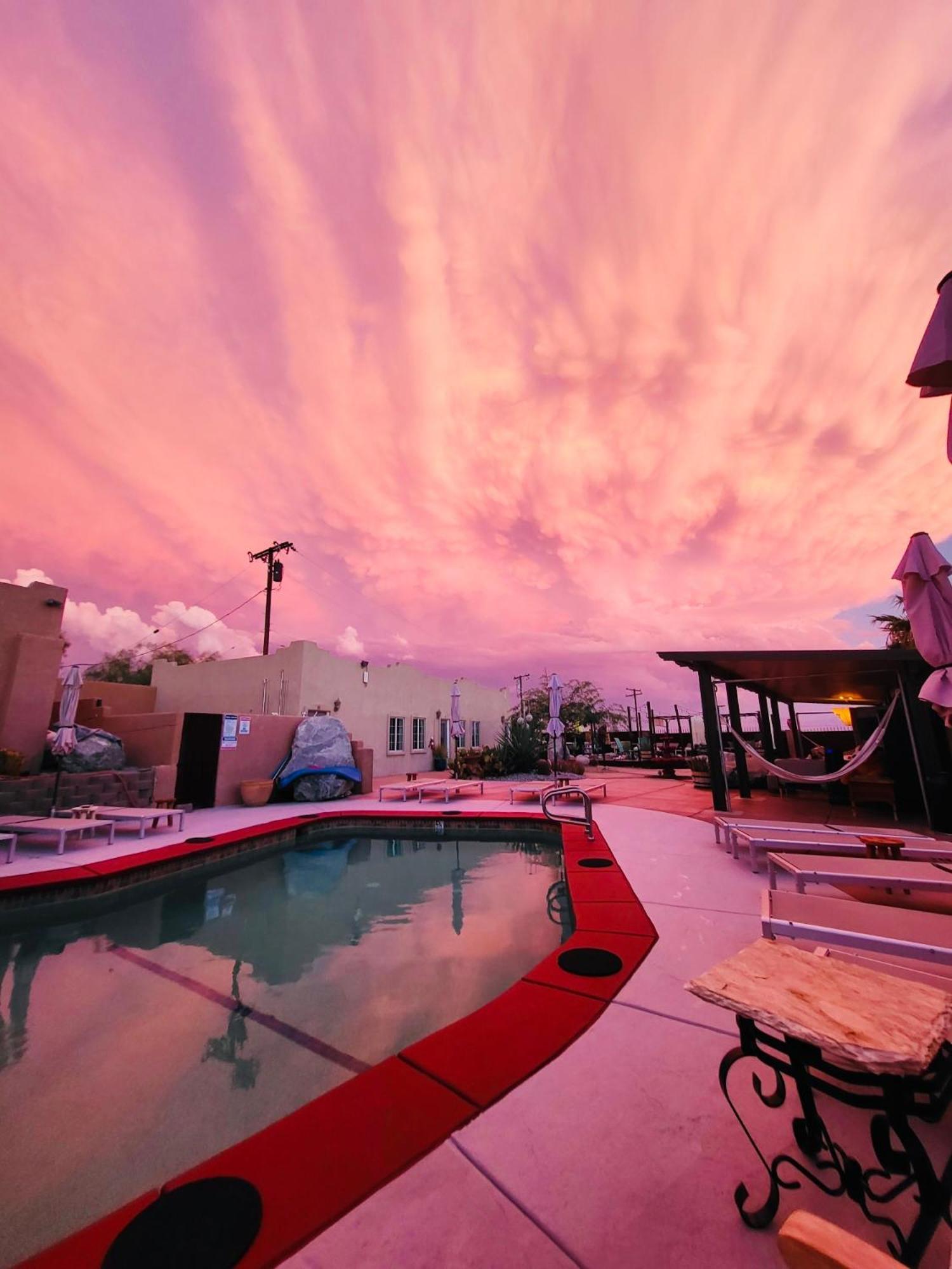 Hotel Mi Kasa Hot Springs 420,Adults Only, Clothing Optional à Desert Hot Springs Extérieur photo